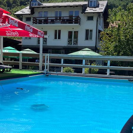 Rooms And Apartments Neron Bihac Lohovo Zewnętrze zdjęcie