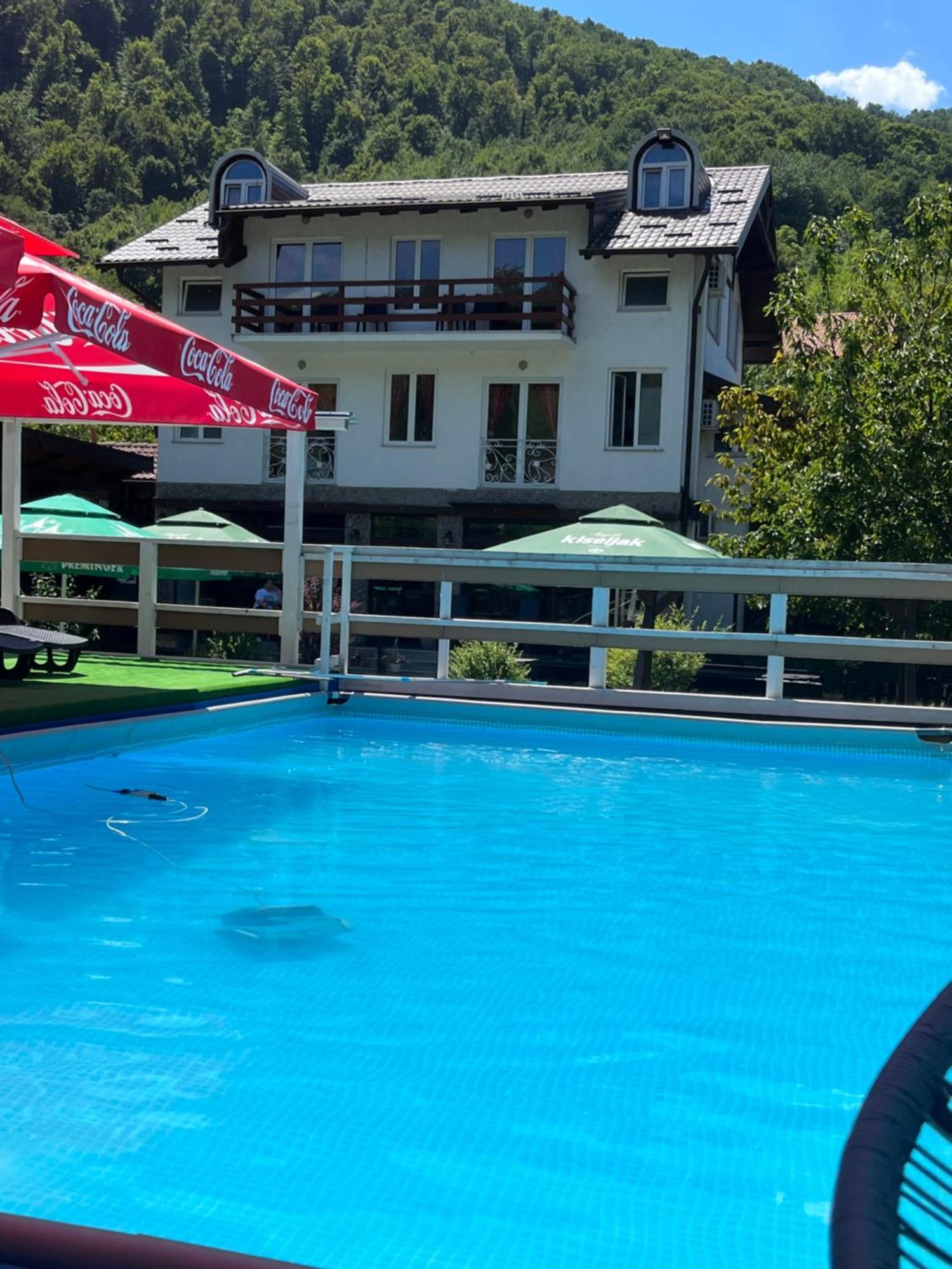 Rooms And Apartments Neron Bihac Lohovo Zewnętrze zdjęcie