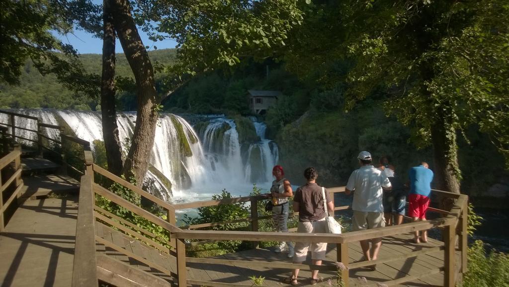 Rooms And Apartments Neron Bihac Lohovo Zewnętrze zdjęcie